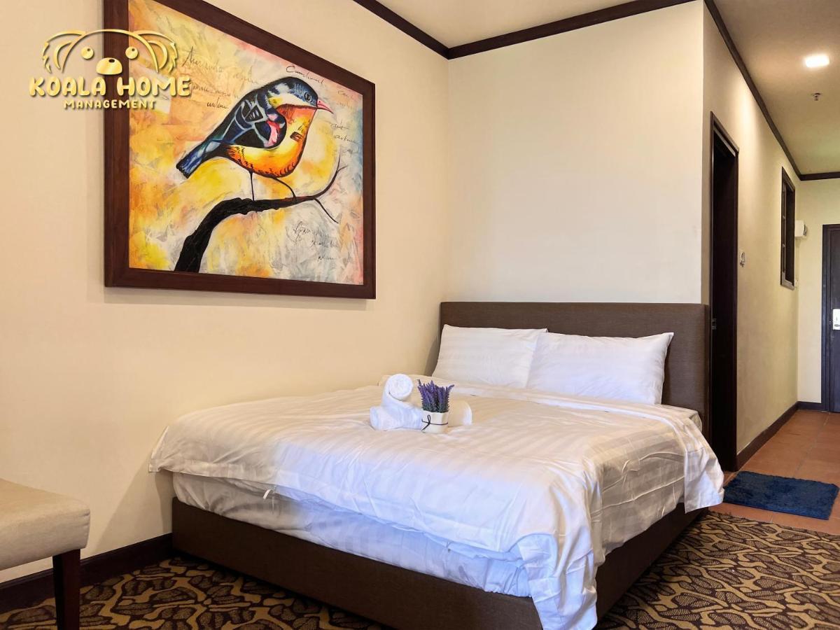 Riviera Hotel By Owner Malacca Exterior photo